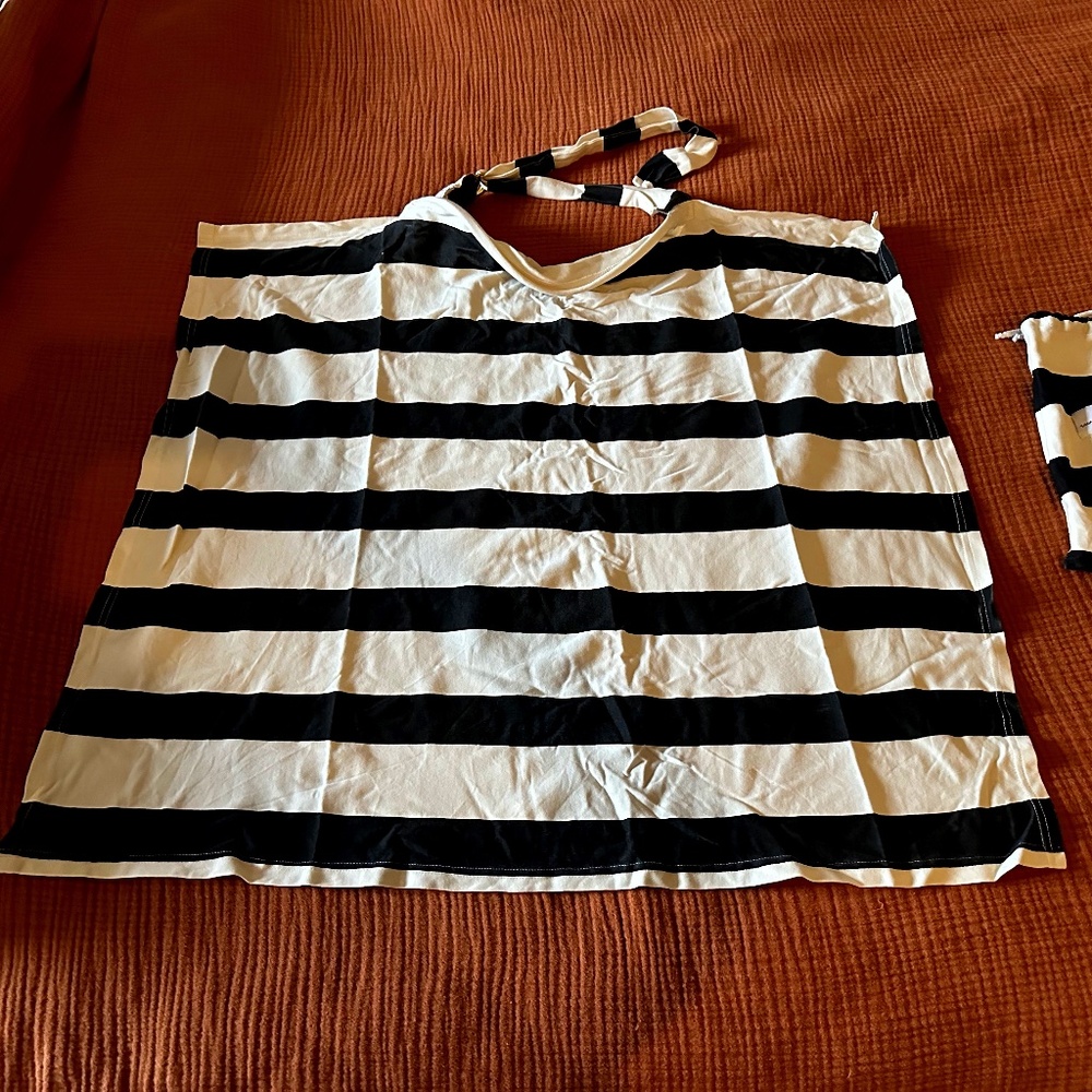 Organic cotton nursing cover with matching storage bag